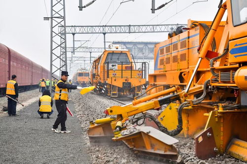 沈阳至山海关铁路集中整修作业全面展开，机械设备高效助力线路升级